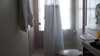 livstixs manyvids onlyfans hot chick fucks shaved pussy