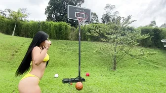 lunacurvz manyvids onlyfans caresses gorgeous boobs