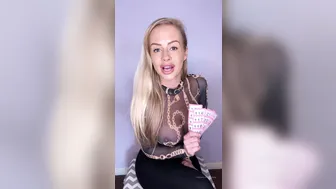 brooke lea manyvids onlyfans teasing his gap with her middle finger