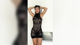 lunacurvz manyvids onlyfans black-haired prank masturbates with a vibrator