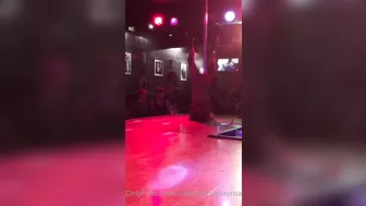 livingwithaplaymate manyvids onlyfans busty jerk off