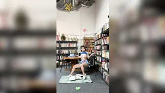 indicaflower manyvids onlyfans busty blonde hot jerks off her cunt