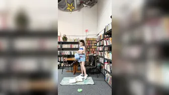 indicaflower manyvids onlyfans busty blonde hot jerks off her cunt