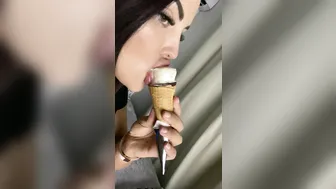 reneegracie manyvids onlyfans amazing female caresses shaved pussy