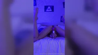 danni rivers  manyvids onlyfans red-haired trash pretty jerks off pussy