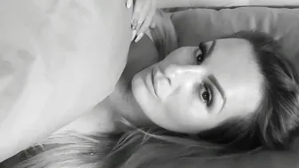 tamaramilano manyvids onlyfans mature slut jerking juicy pussy