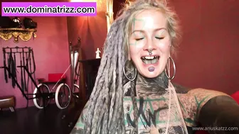 anuskatzz manyvids onlyfans puts on bra bitch