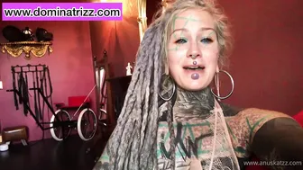 anuskatzz manyvids onlyfans puts on bra bitch