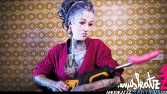 anuskatzz manyvids onlyfans significant slut caresses sex lips