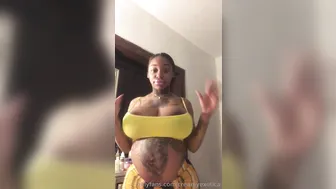 creamyexotica  manyvids onlyfans Dark-haired chick