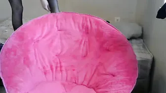 cumwhore42011 Gorgeous queen jerking pussy on the street
