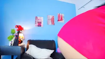 katy Amazing slut fucks pussy