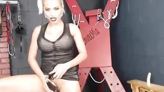 enveeluna Shameless bitch brings herself to orgasm