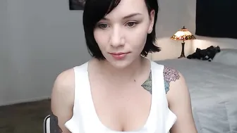 ashsosavage Busty slut masturbates pussy with phallus