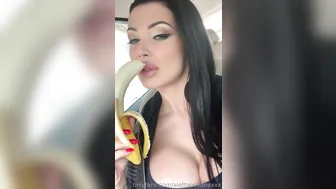Aletta manyvids onlyfans big breasted female - pussy fingers