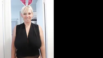 sexymatureaussielady manyvids onlyfans the charming slut fucks her pussy with a phallus