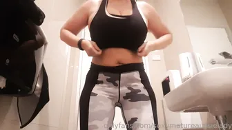 sexymatureaussielady manyvids onlyfans fucks herself in the pussy with a toy