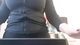 sexymatureaussielady manyvids onlyfans gorgeous busty pussy masturbates