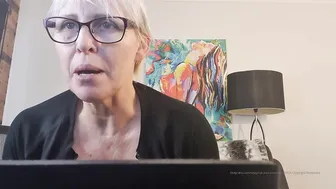 sexymatureaussielady manyvids onlyfans gorgeous busty pussy masturbates