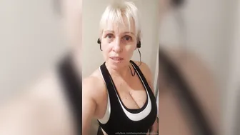 sexymatureaussielady manyvids onlyfans cute pussy showing boobs