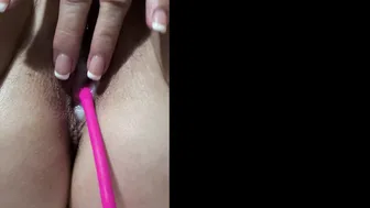 sexymatureaussielady manyvids onlyfans put two fingers into her anus