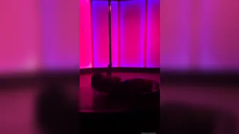 gthatass manyvids onlyfans home julia squeezes her tits