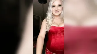 emilyright manyvids onlyfans twirling nipples on big boobs
