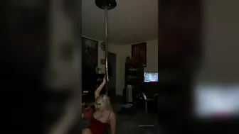 emilyright manyvids onlyfans twirling nipples on big boobs