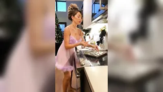 farrahabraham manyvids onlyfans gorgeous model seduces with big tits