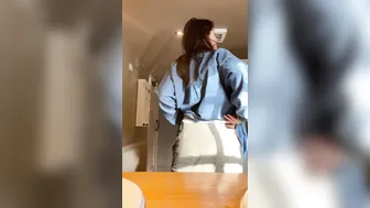 gthatass manyvids onlyfans busty chick sucks dildo