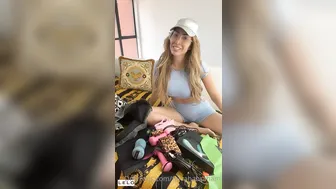 farrahabraham manyvids onlyfans big breasted female - pussy fingers