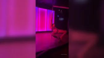 gthatass manyvids onlyfans naughty slut posing in lingerie