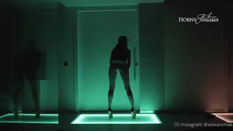 alexatomasx manyvids onlyfans the shrew is naughty with a vibrator