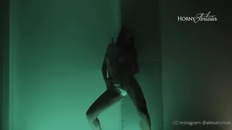 alexatomasx manyvids onlyfans the shrew is naughty with a vibrator