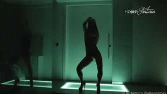 alexatomasx manyvids onlyfans the shrew is naughty with a vibrator