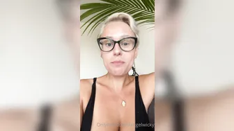 angelwicky manyvids onlyfans Chick in