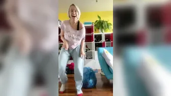 angelwicky manyvids onlyfans leggy teen fucking pussy