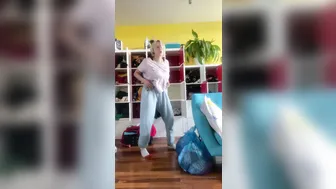 angelwicky manyvids onlyfans leggy teen fucking pussy
