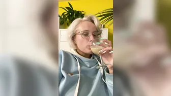 angelwicky manyvids onlyfans crazy babe sucking