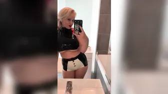 angelwicky manyvids onlyfans babe masturbates with phallus