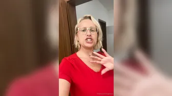 angelwicky manyvids onlyfans dancing naked and pulling pussy