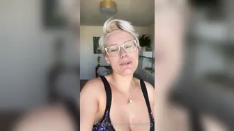 angelwicky manyvids onlyfans latin slut brightly fingering shaved holes
