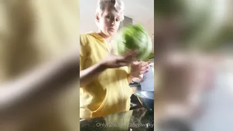 angelwicky manyvids onlyfans to the cute chick rubs her clit