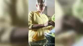 angelwicky manyvids onlyfans to the cute chick rubs her clit