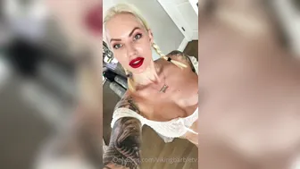 vikingbarbietv manyvids onlyfans big breasted  girl