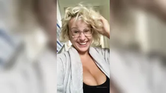 angelwicky manyvids onlyfans Obstinate brunette