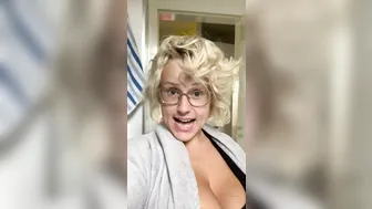 angelwicky manyvids onlyfans gorgeous girl finished from a rich handjob