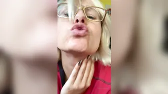 angelwicky manyvids onlyfans larva