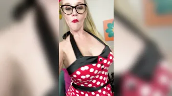 mrssiren manyvids onlyfans lonely bitch delivers visual delight