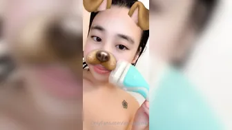 amiyummy manyvids onlyfans whore chick caresses shaved cunt